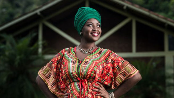 Sumérgete en Estilo Afro: Debe tener trajes africanos para el verano